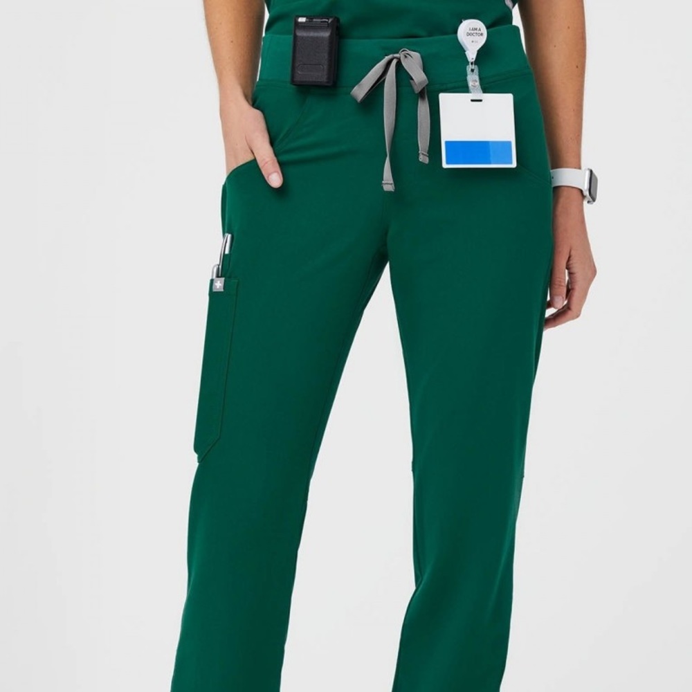 Kade hunter green small figs NWT
